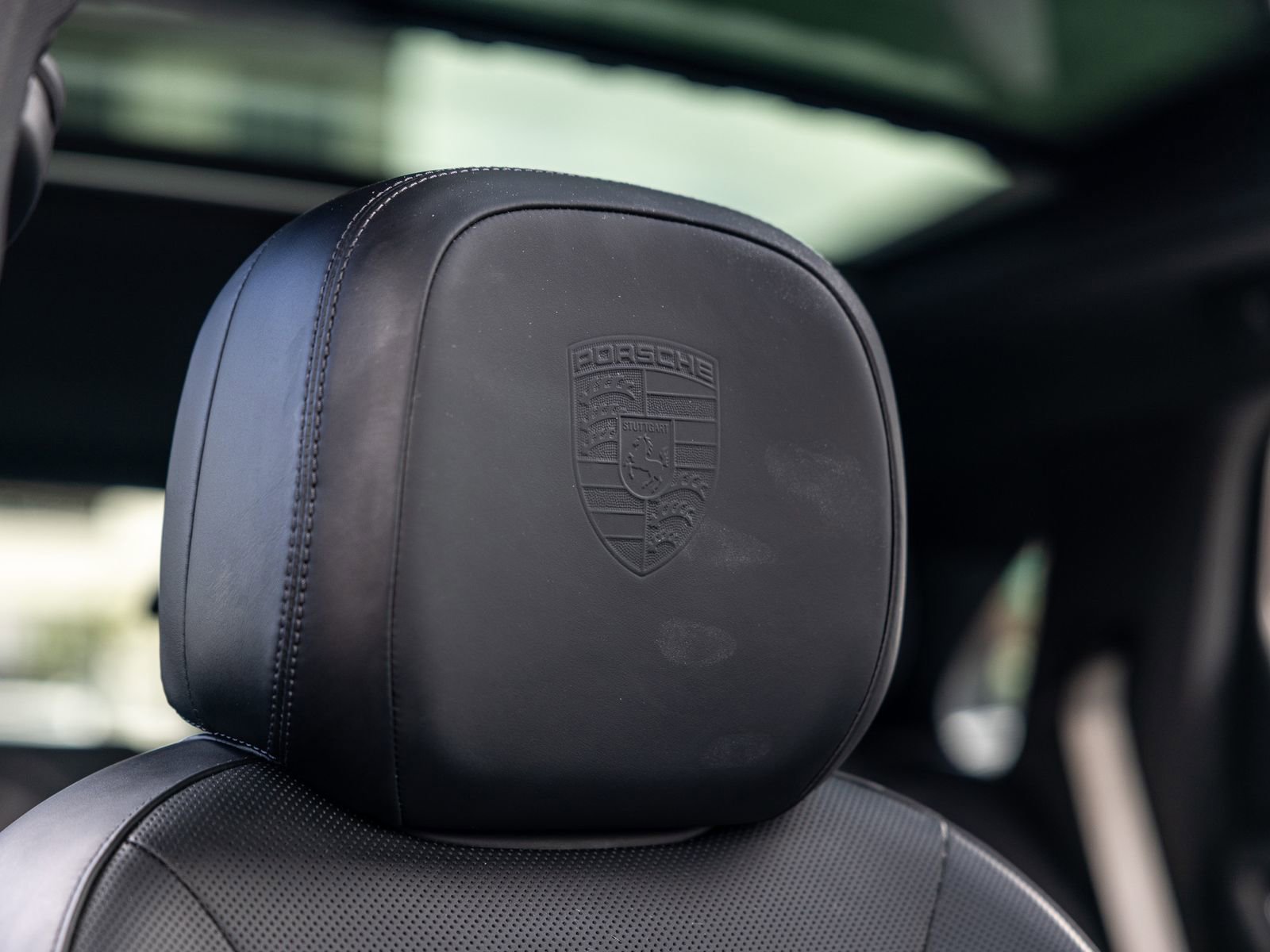 Certified 2023 Porsche Cayenne Platinum Edition image 59