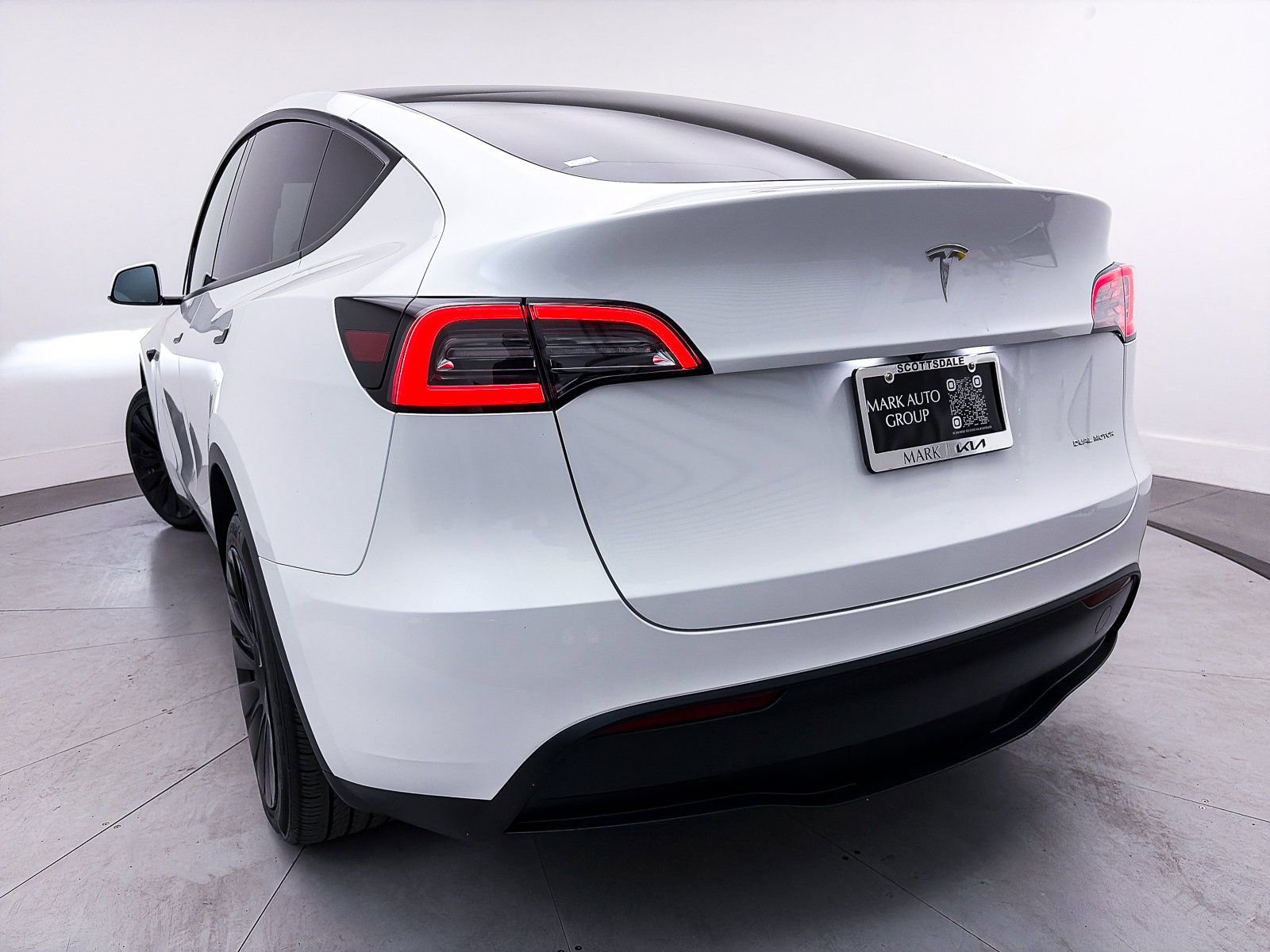 Used 2023 Tesla Model Y Long Range image 4