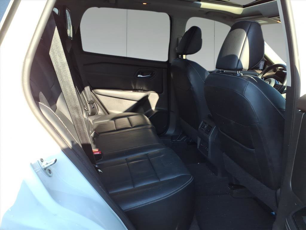 Used 2023 Nissan Rogue SL w/ SL Premium Package image 8