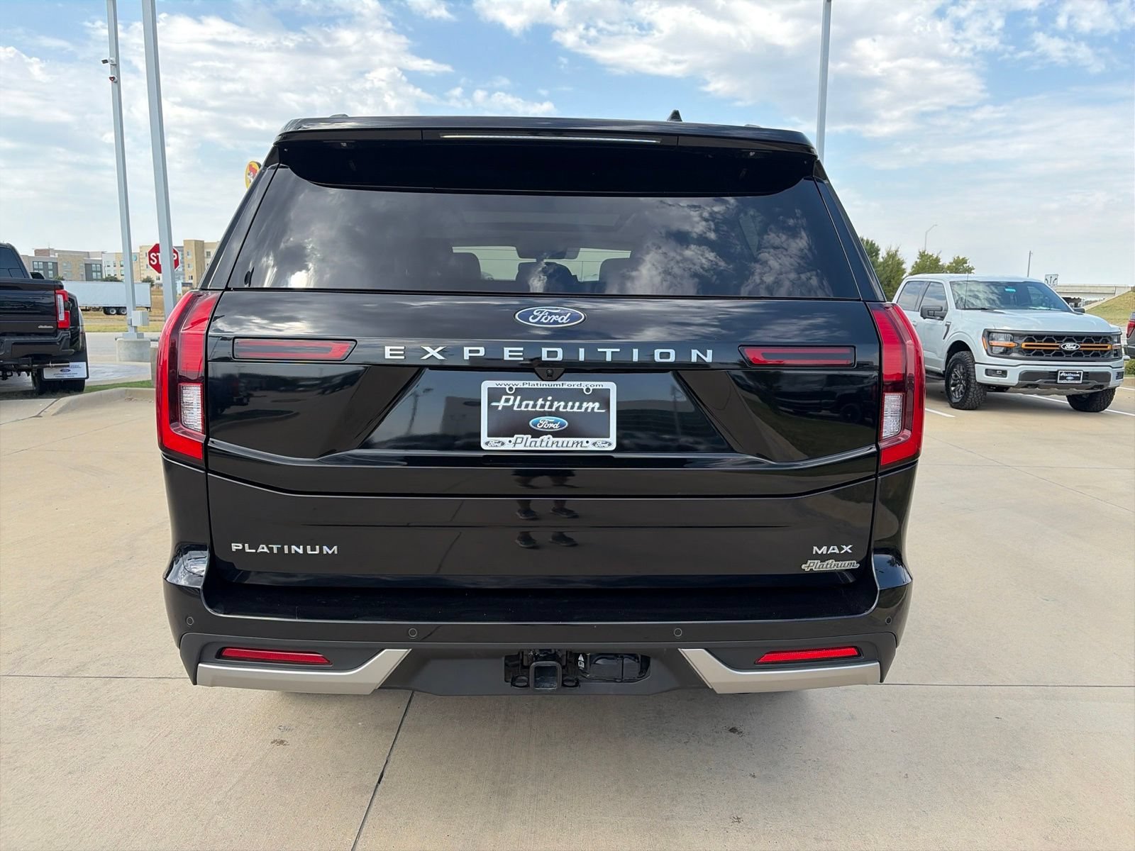 Used 2025 Ford Expedition Max Platinum AWD/4WD image 4