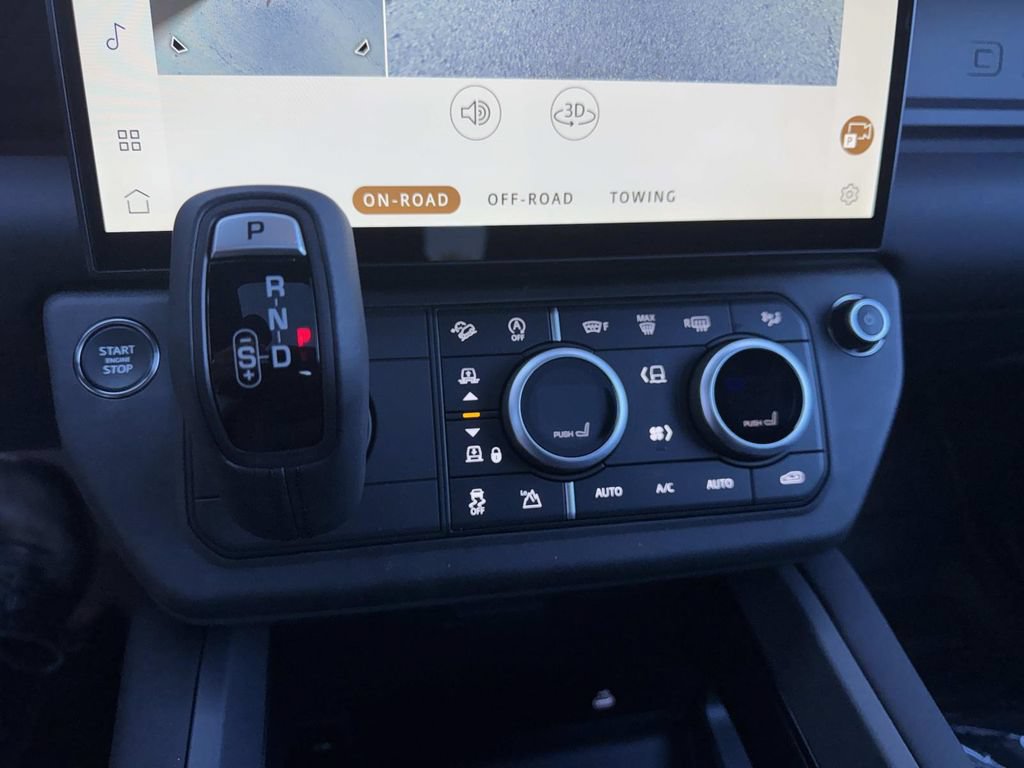 New 2026 Land Rover Defender 110 X-Dynamic SE AWD/4WD image 25