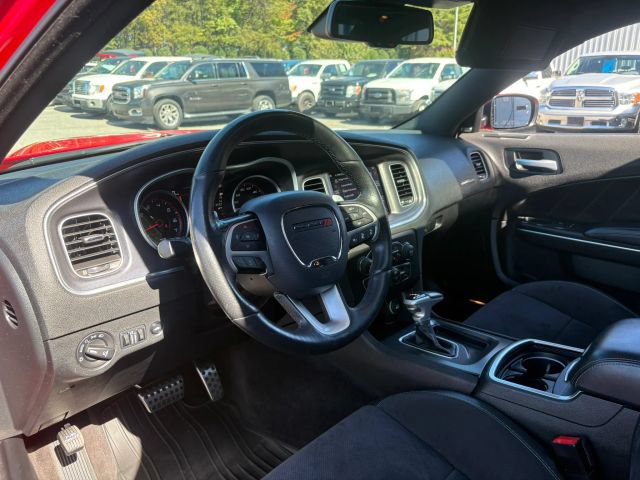 Used 2017 Dodge Charger R/T Scat Pack w/ Technology Group RWD image 21