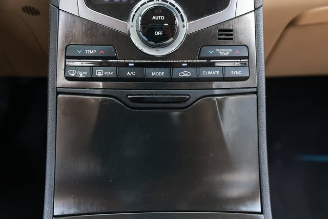 Used 2016 Hyundai Azera Limited FWD image 37