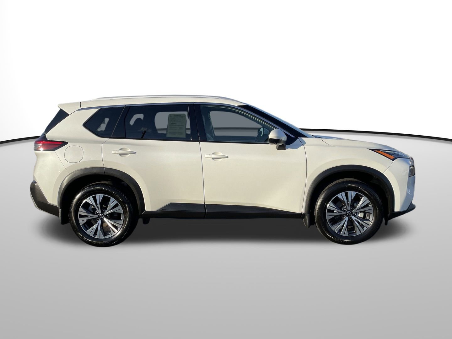 Used 2021 Nissan Rogue SV w/ Premium Package image 2