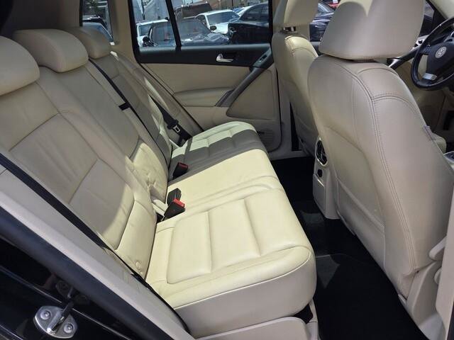Used 2009 Volkswagen Tiguan SE AWD/4WD image 13