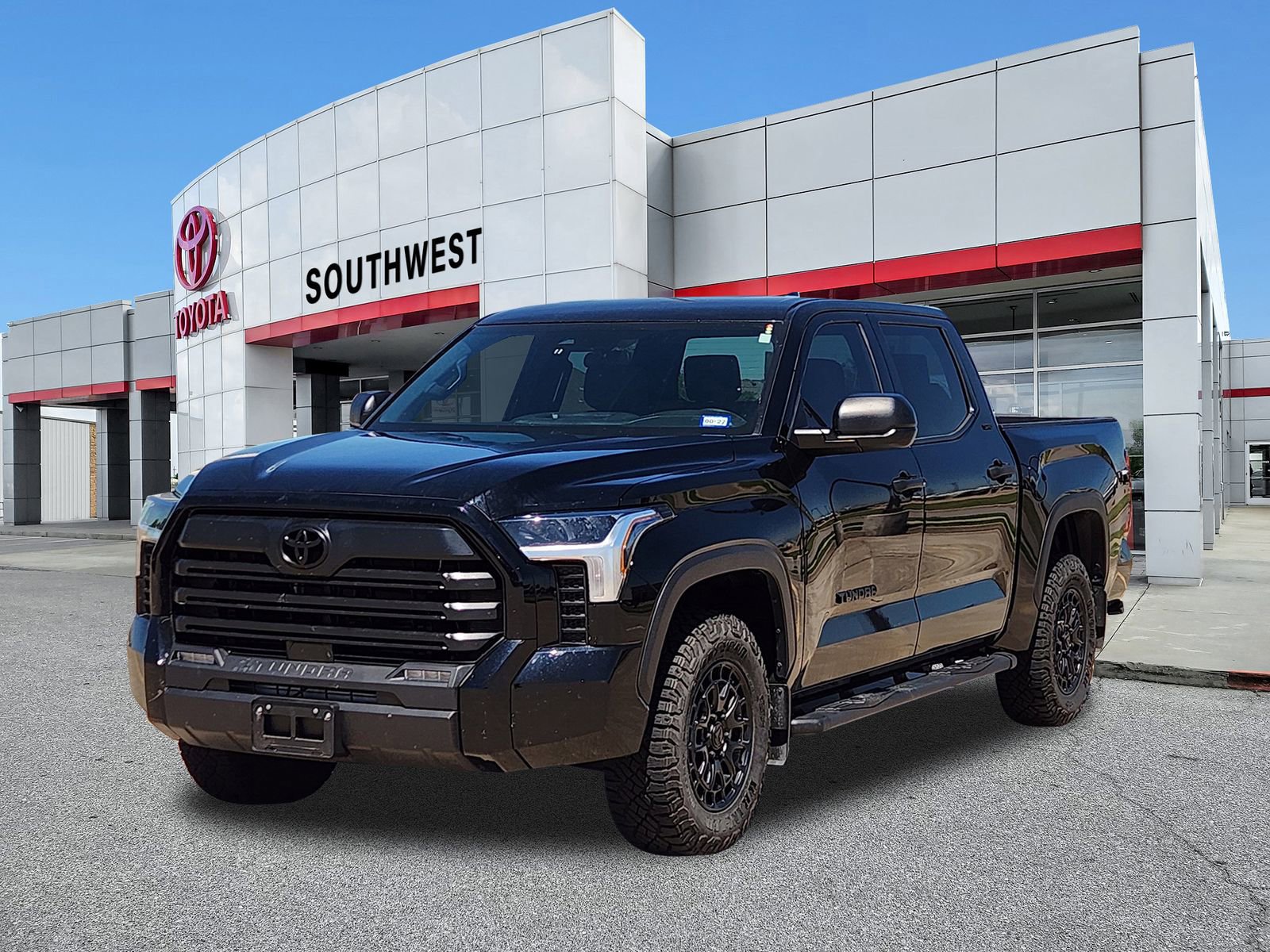 Used 2025 Toyota Tundra SR5 AWD/4WD image 2