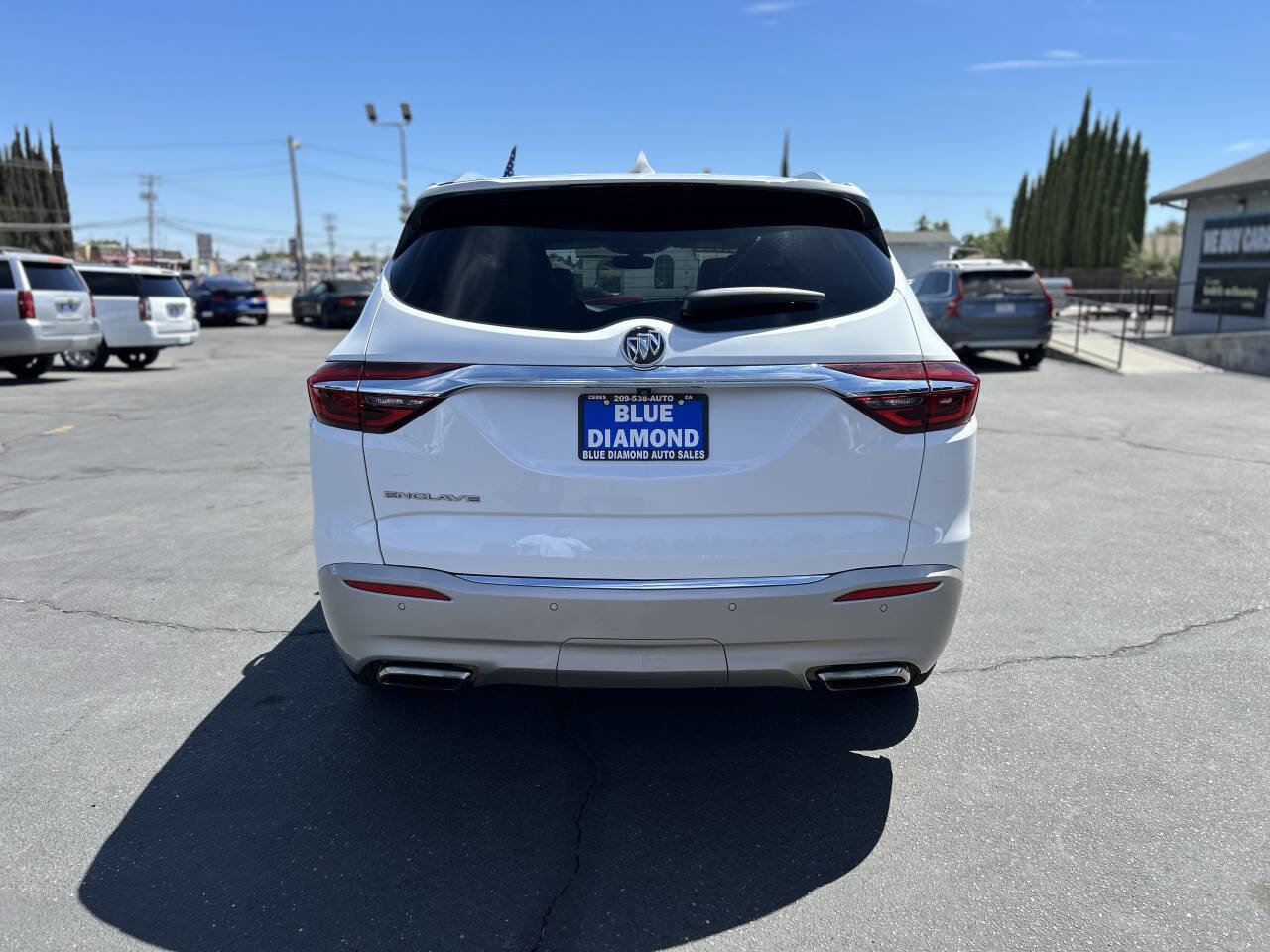 Used 2020 Buick Enclave Essence image 6