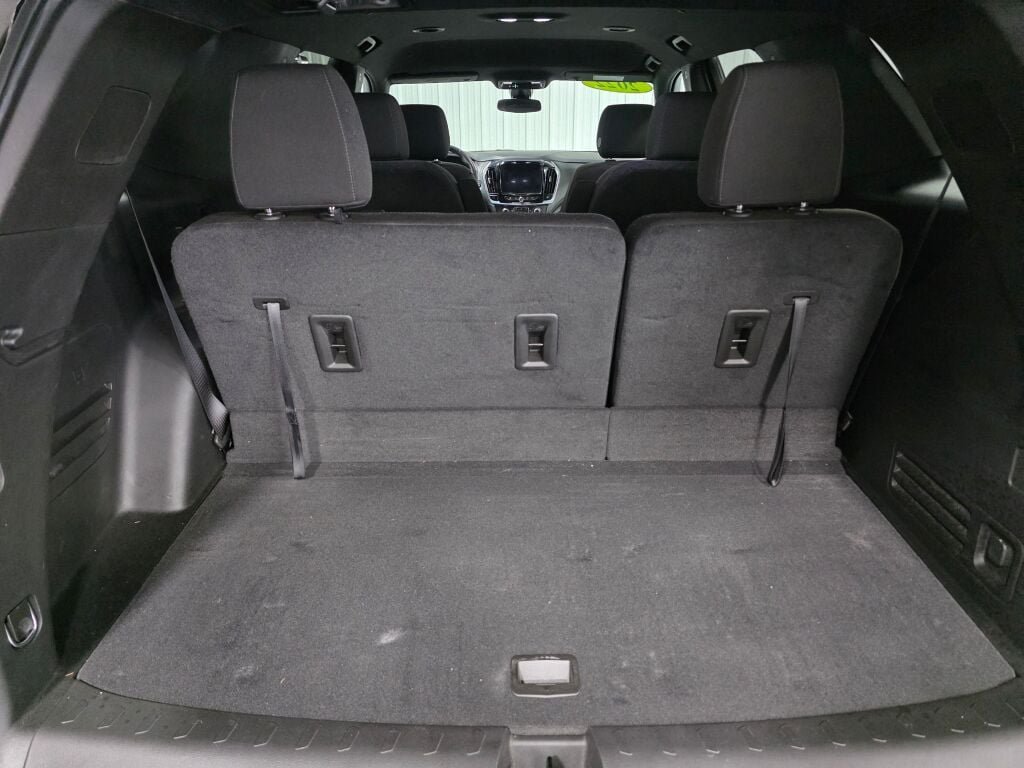 Used 2022 Chevrolet Traverse LT FWD image 12
