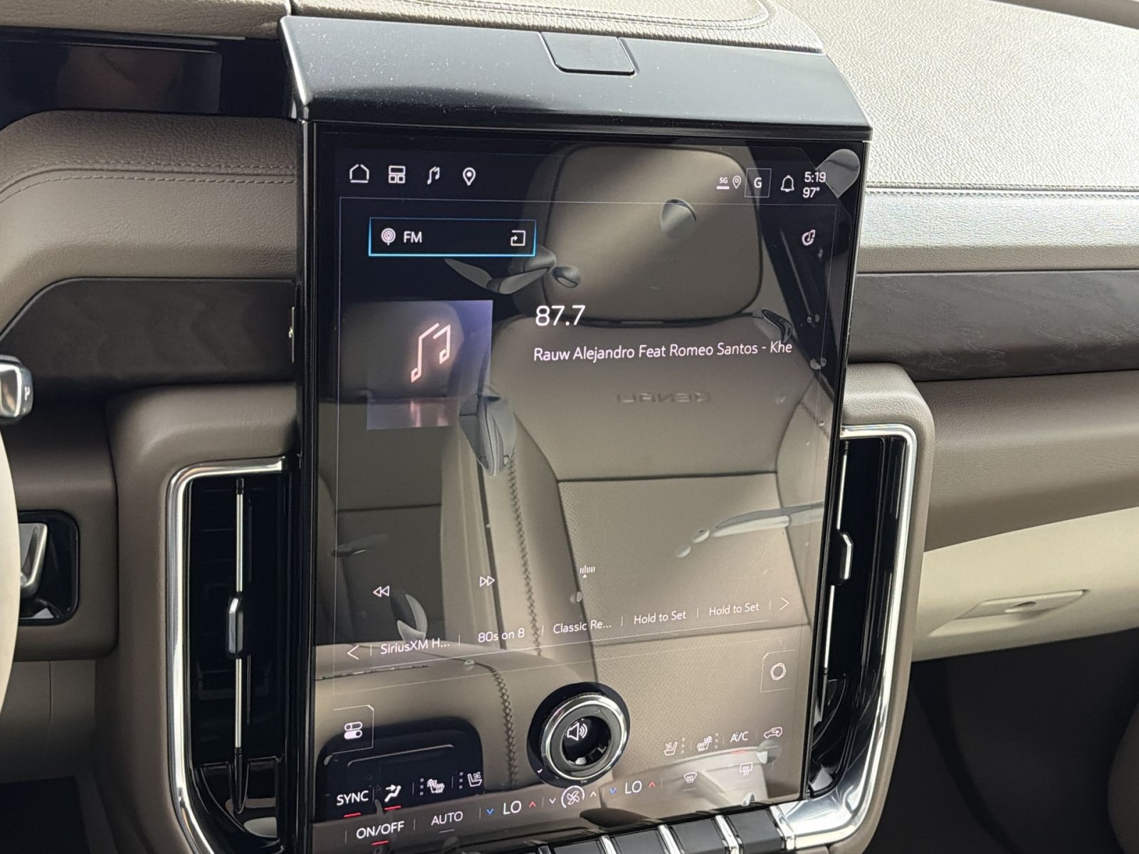 New 2026 GMC Yukon XL Denali w/ Sun & Power Step Package AWD/4WD image 18