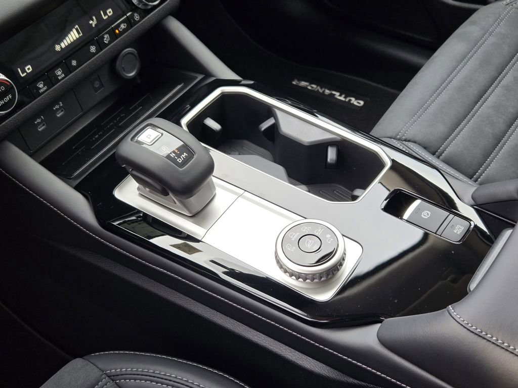 New 2026 Mitsubishi Outlander SE image 16