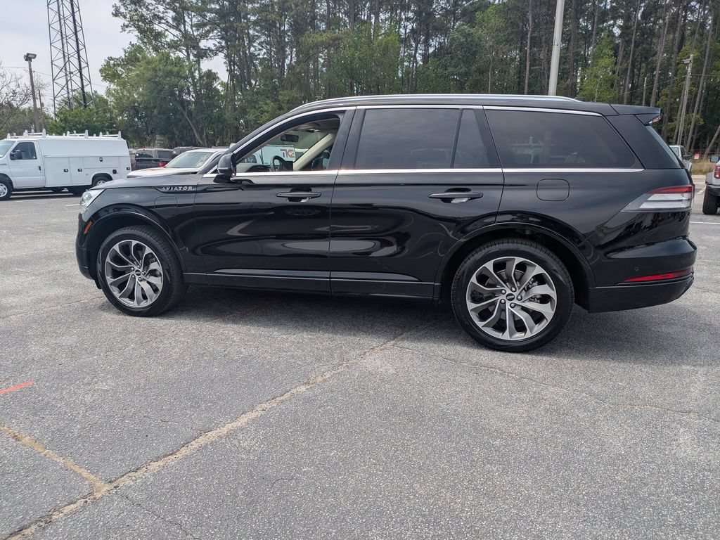 Used 2022 Lincoln Aviator Grand Touring w/ Equipment Group 301A AWD/4WD image 7