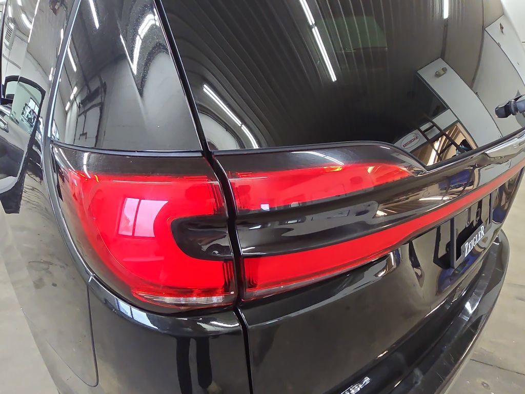 Certified 2023 Chrysler Pacifica Touring-L FWD image 36