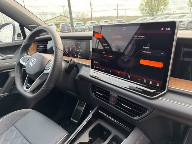 New 2026 Volkswagen Tiguan SEL R-Line AWD/4WD image 37