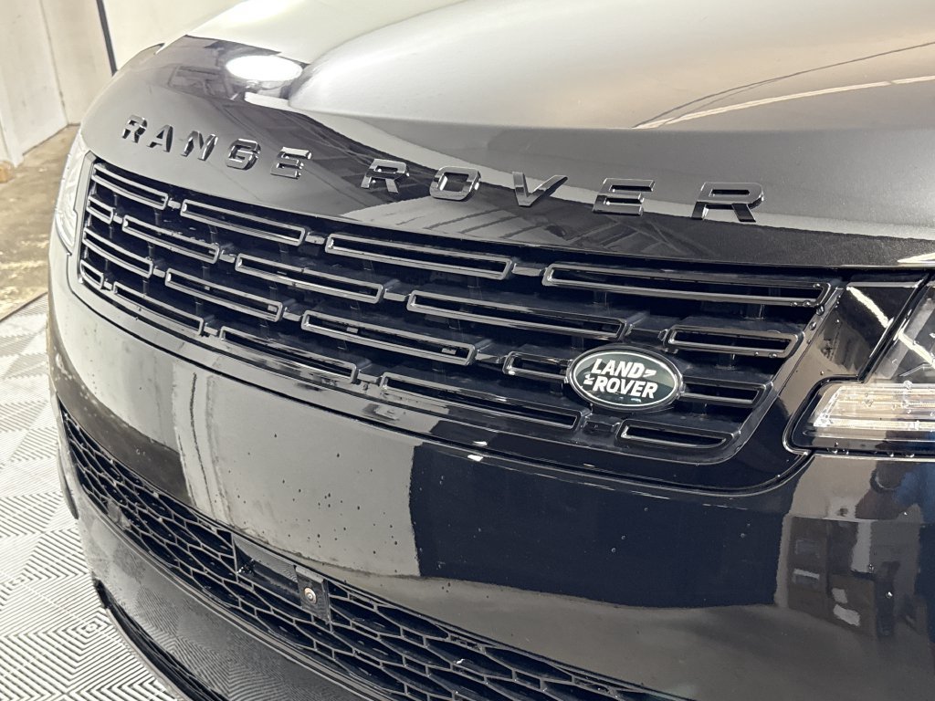 New 2027 Land Rover Range Rover Sport SE AWD/4WD image 11