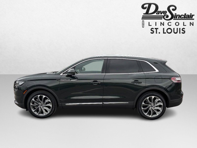 Used 2023 Lincoln Nautilus Reserve w/ Equipment Group 201A image 8