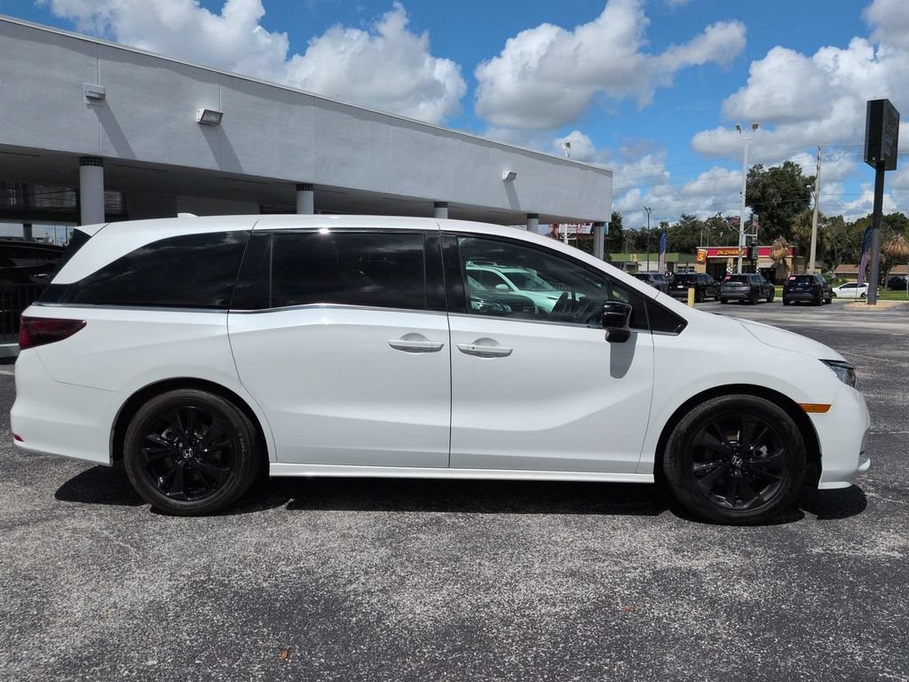 Used 2023 Honda Odyssey Sport image 3