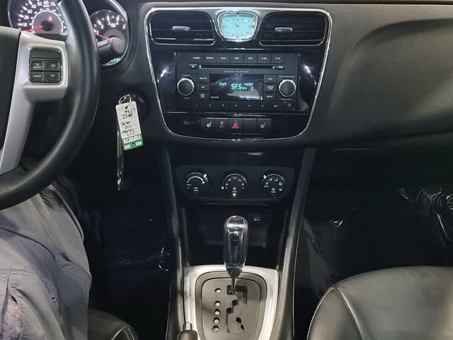 Used 2013 Chrysler 200 Limited FWD image 27