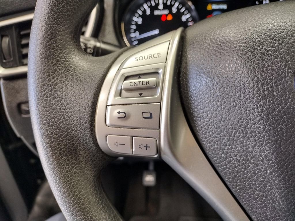 Used 2016 Nissan Rogue SV w/ SV Premium Package AWD/4WD image 27