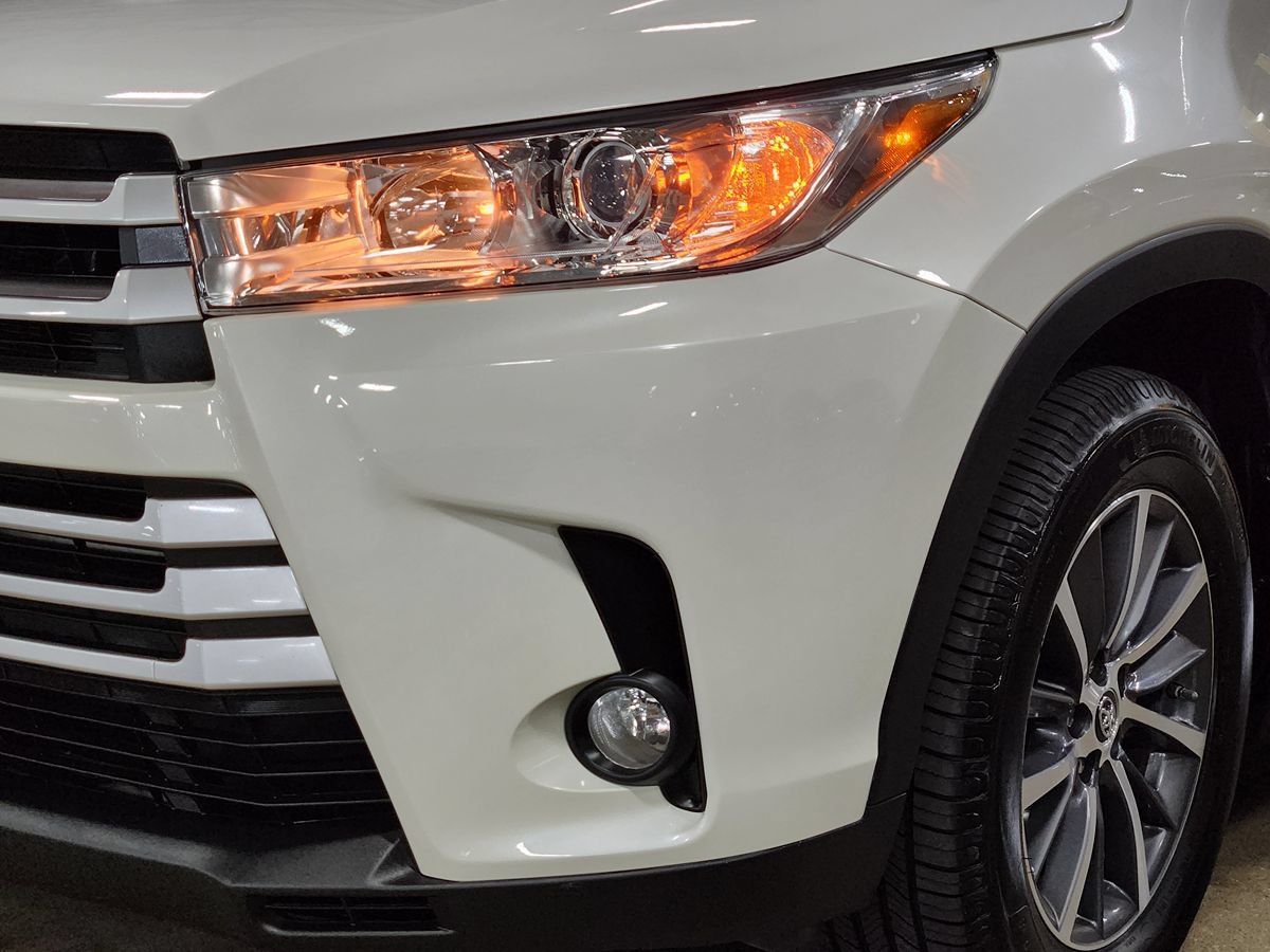 Used 2019 Toyota Highlander XLE FWD image 14