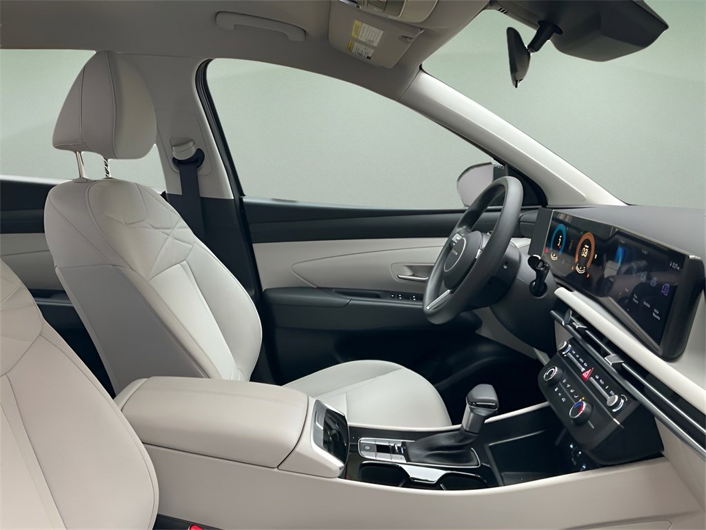 Certified 2025 Hyundai Tucson SE image 15