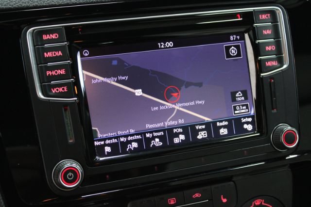 Used 2016 Volkswagen Jetta Sport FWD image 3