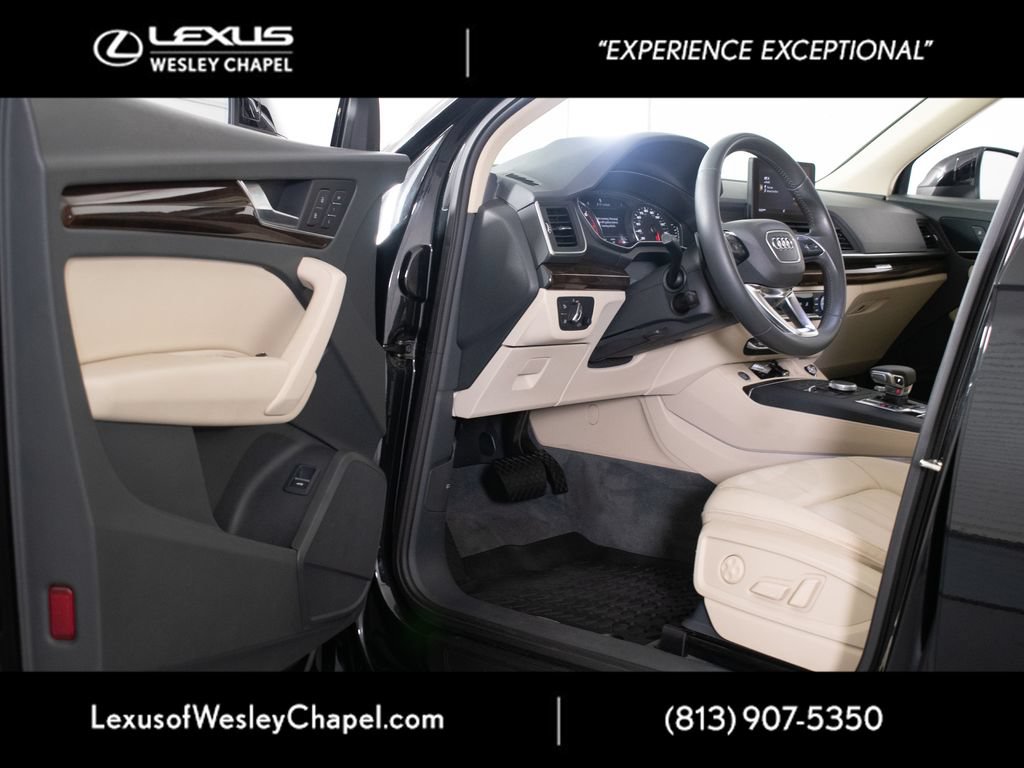 Used 2019 Audi Q5 2.0T Premium w/ Convenience Package AWD/4WD image 18