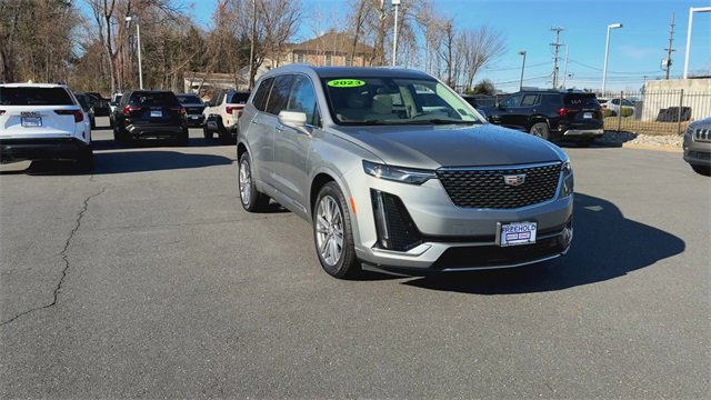 Used 2023 Cadillac XT6 Premium Luxury image 3