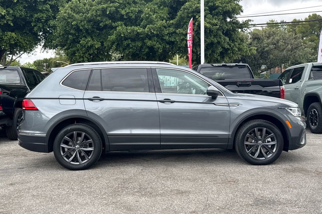 Used 2022 Volkswagen Tiguan SE AWD/4WD image 2