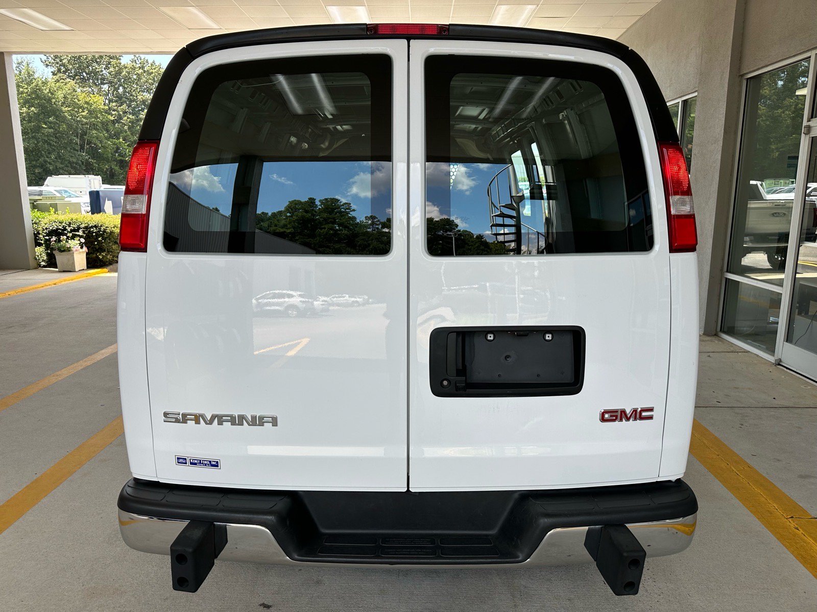 Used 2025 GMC Savana 2500 w/ Driver Convenience Package RWD image 12