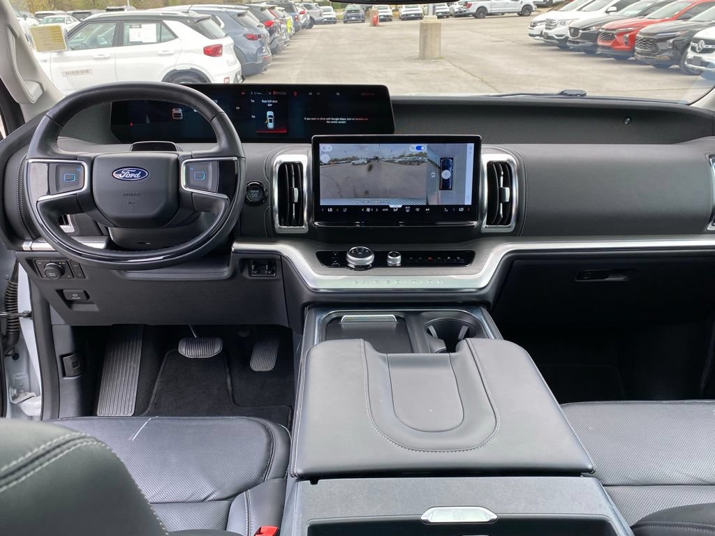 Used 2025 Ford Expedition Platinum AWD/4WD image 31