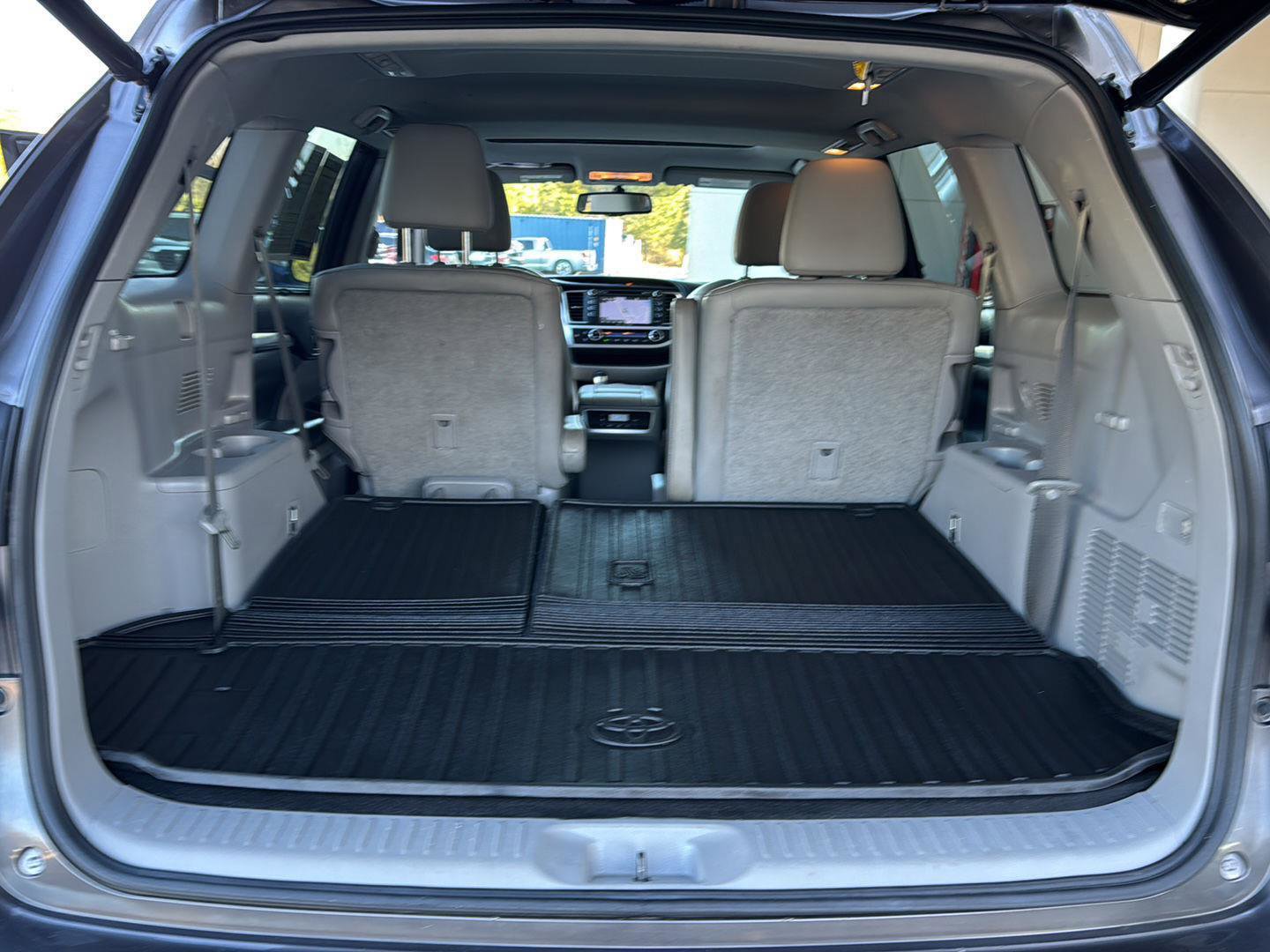 Used 2016 Toyota Highlander XLE image 31