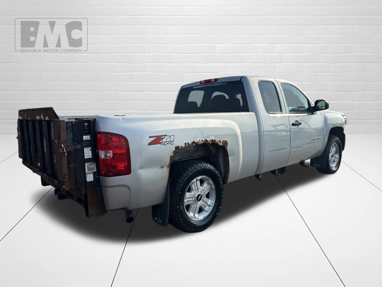 Used 2010 Chevrolet Silverado 1500 LT w/ Power Pack Plus AWD/4WD image 3