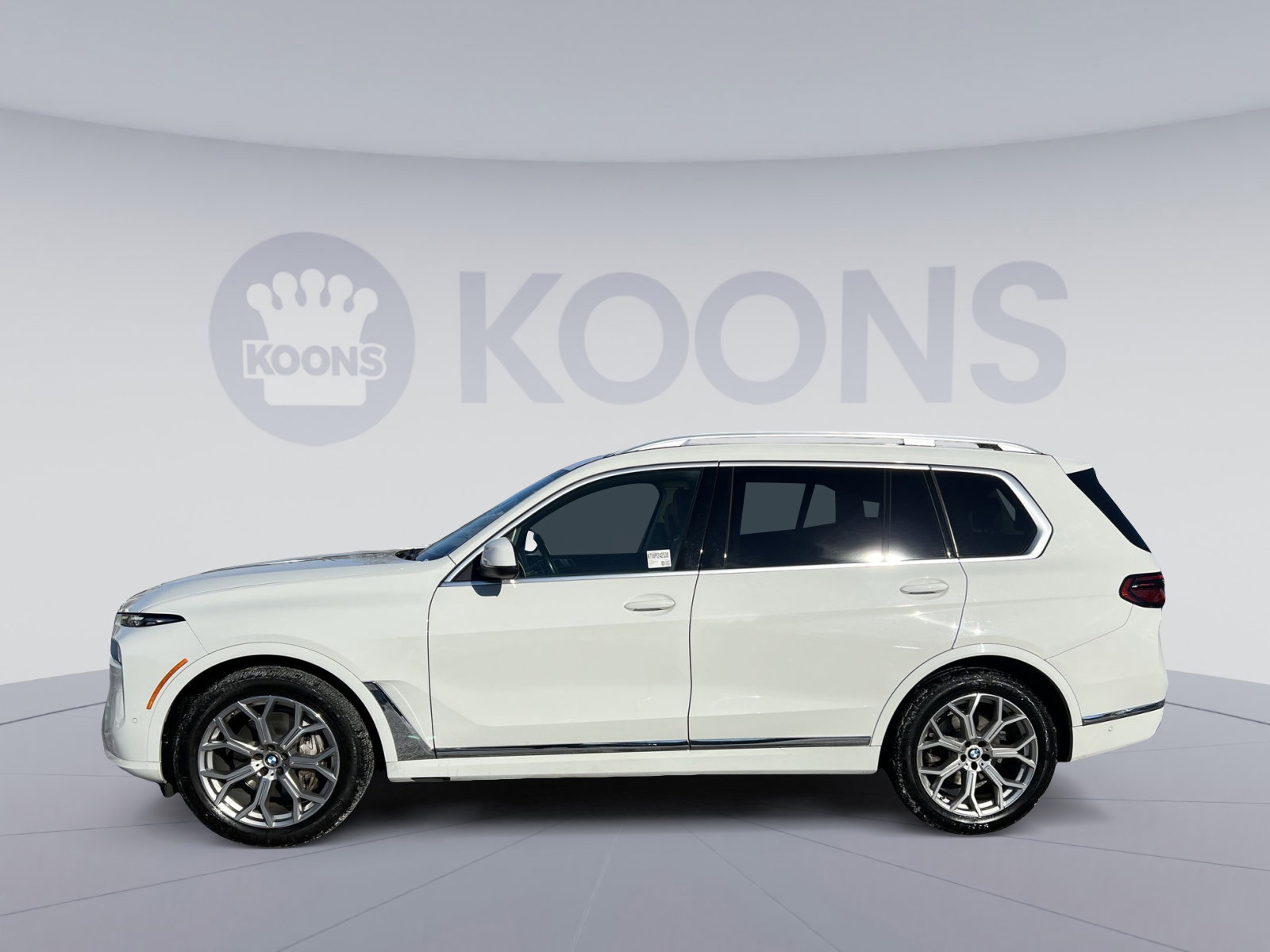 Used 2024 BMW X7 xDrive40i w/ Executive Package image 2