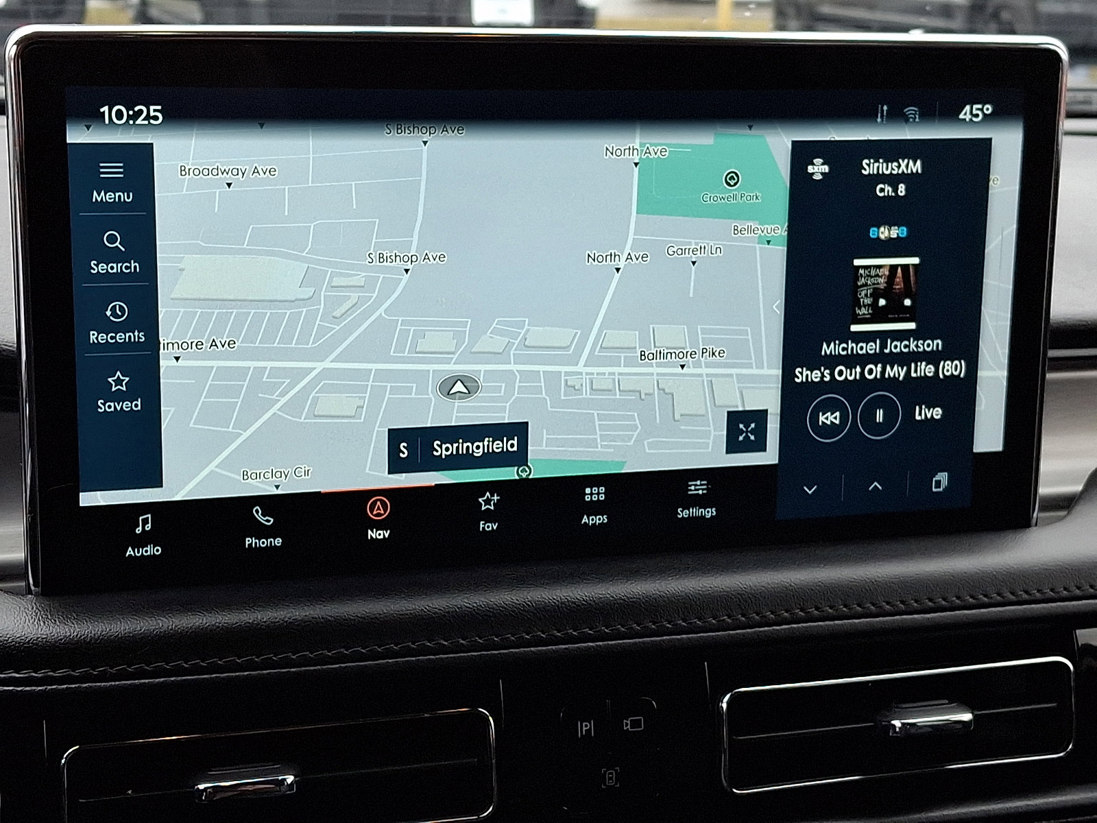 Used 2023 Lincoln Nautilus AWD w/ Premium Package image 18