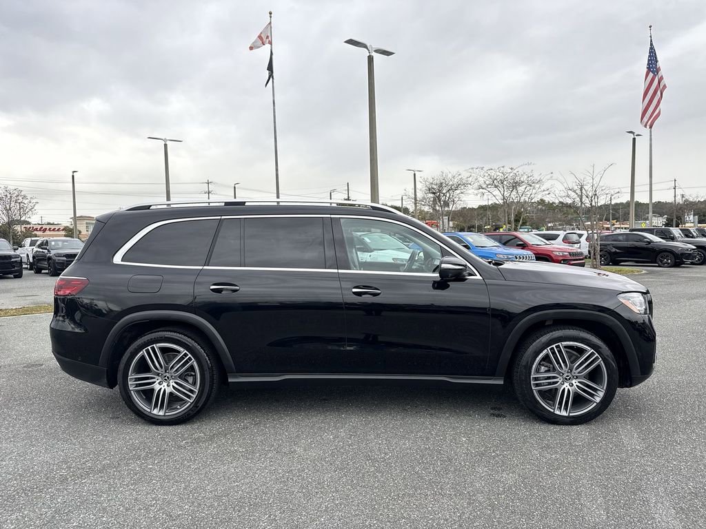 Used 2024 Mercedes-Benz GLS 450 4MATIC image 2
