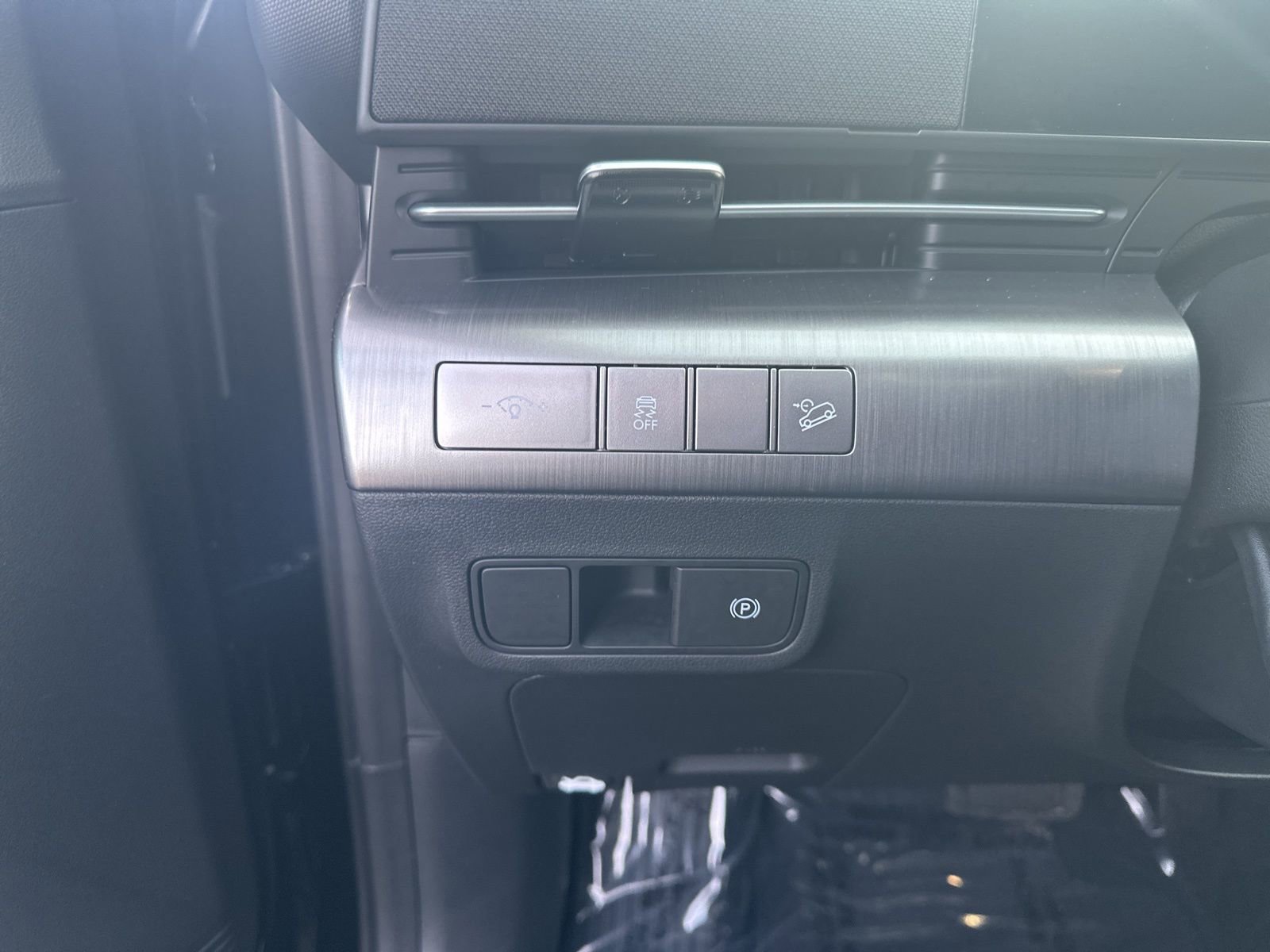 Used 2025 Hyundai Kona SEL image 13