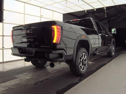 Used 2024 GMC Sierra 3500 Denali image 5