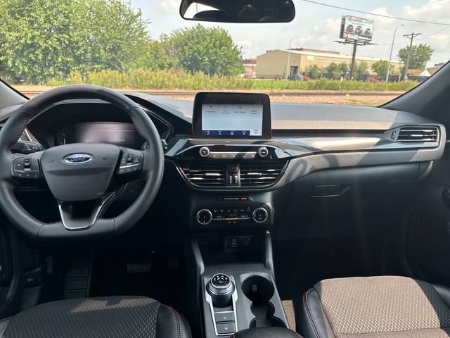 Used 2025 Ford Escape ST-Line AWD/4WD image 13