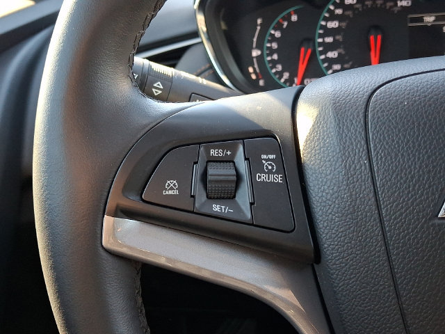 Used 2020 Chevrolet Trax LT w/ Sun & Sound Package FWD image 21