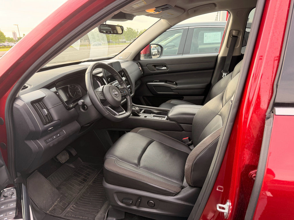 Certified 2024 Nissan Pathfinder SL w/ SL Premium Package FWD image 6