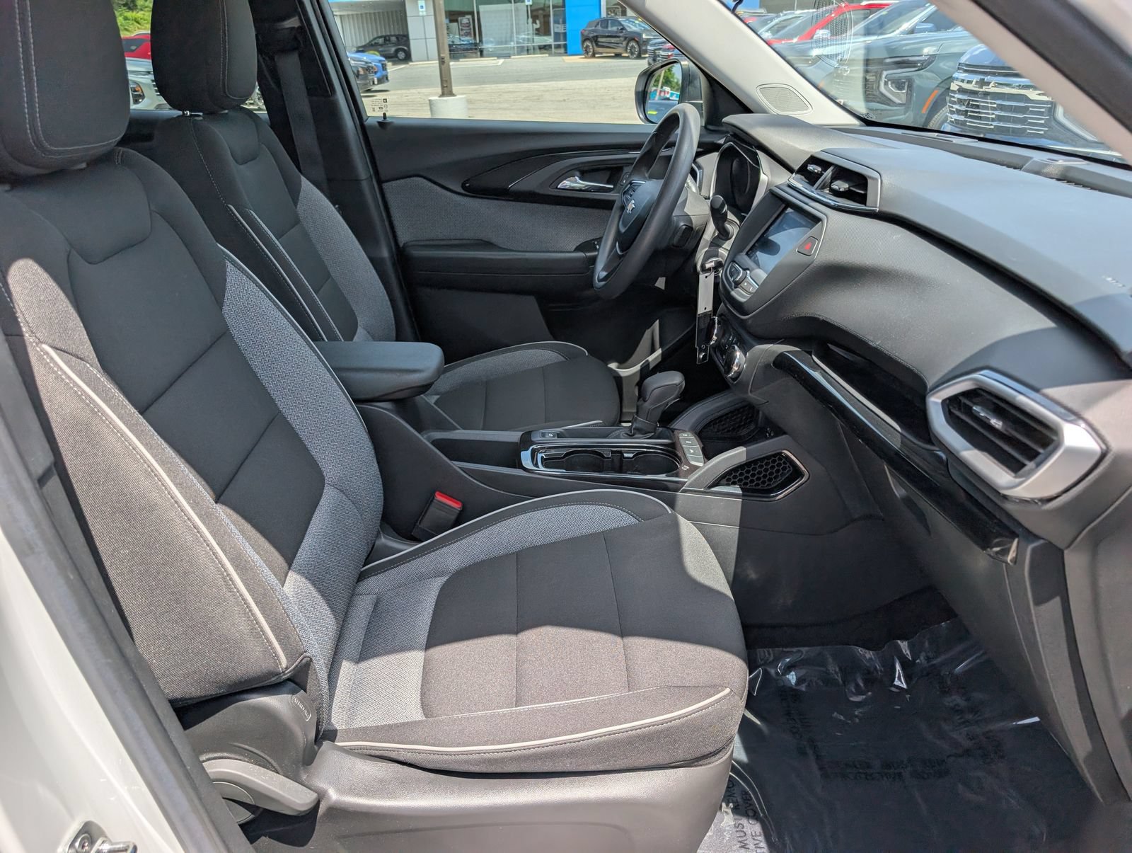 Used 2023 Chevrolet TrailBlazer LS FWD image 11