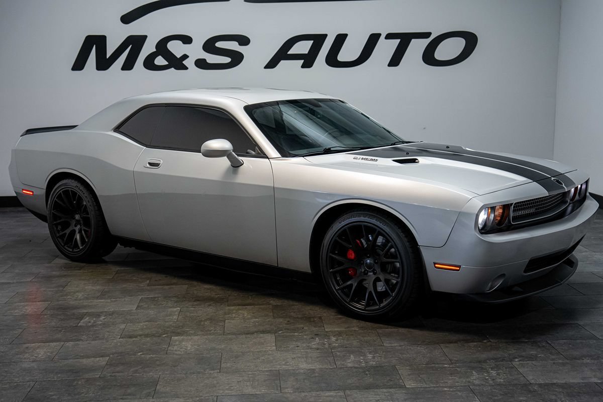 Used 2010 Dodge Challenger SRT8 w/ SRT Option Group II RWD image 7