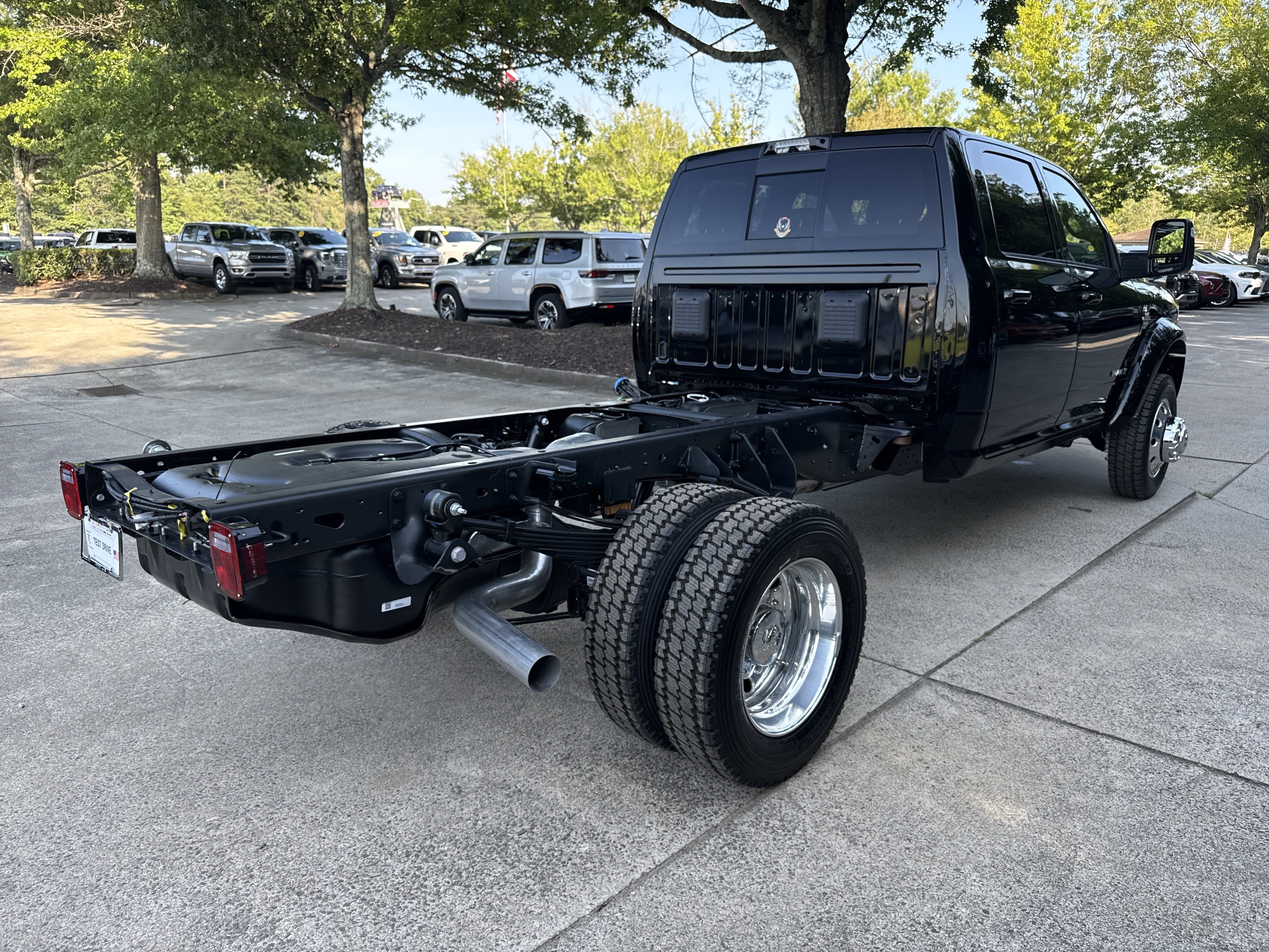 New 2026 RAM 5500 4x4 Crew Cab w/ Laramie Trim Package image 7