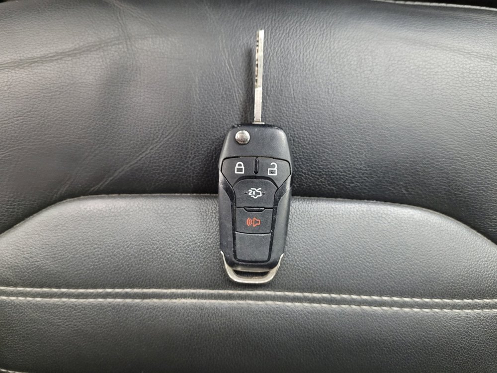 Used 2016 Ford Fusion SE w/ Equipment Group 202A FWD image 32