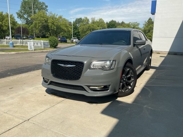 Used 2017 Chrysler 300 S w/ S Model Appearance Package AWD/4WD image 5
