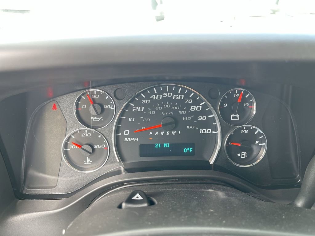 New 2025 Chevrolet Express 2500 w/ Driver Convenience Package RWD image 10