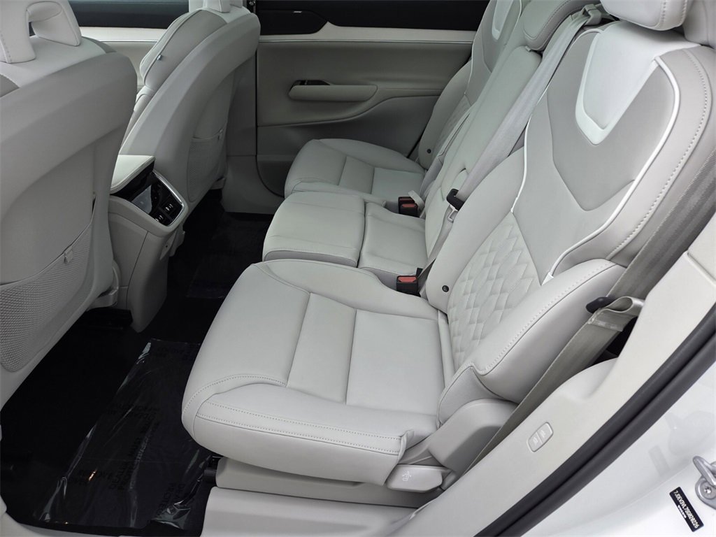New 2025 Volvo EX90 Ultra w/ Protection Package Premier image 11
