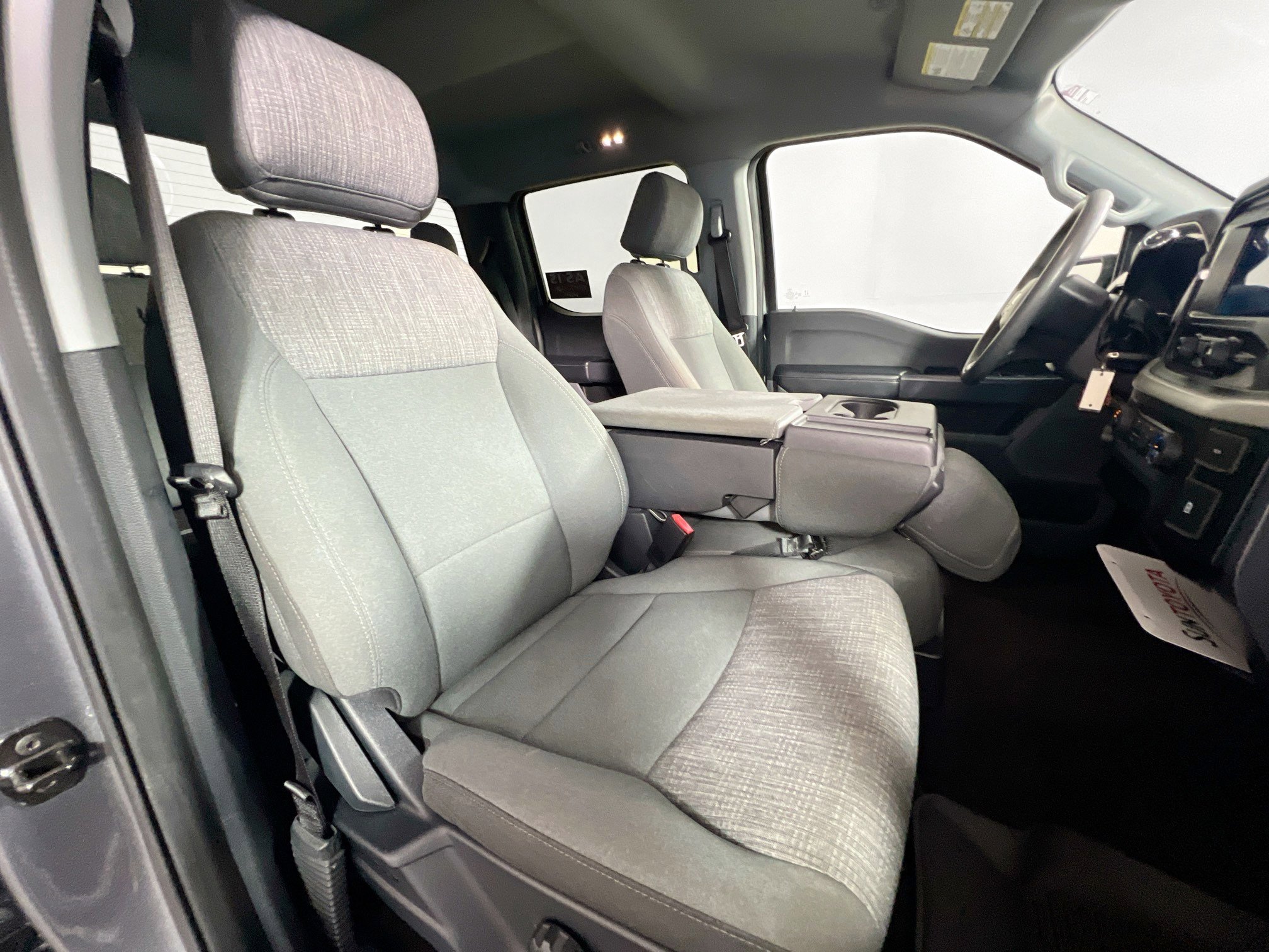 Used 2021 Ford F150 XLT image 30