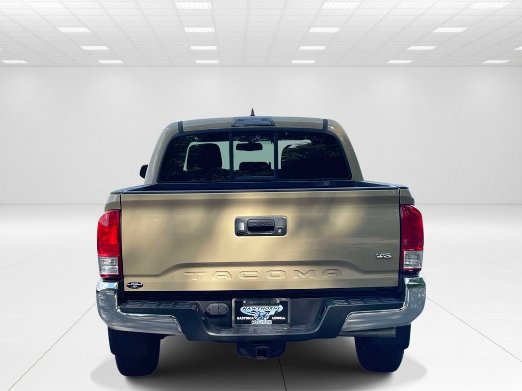 Used 2017 Toyota Tacoma SR5 w/ Tow Package RWD image 5