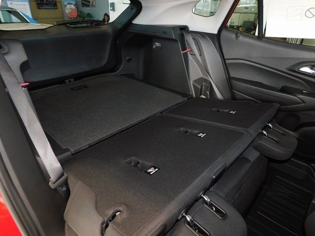 New 2026 Chevrolet Trax LS w/ LS Convenience Package FWD image 24